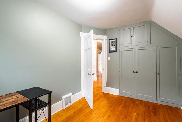 2401 S Williams STREET, Milwaukee, WI 53207