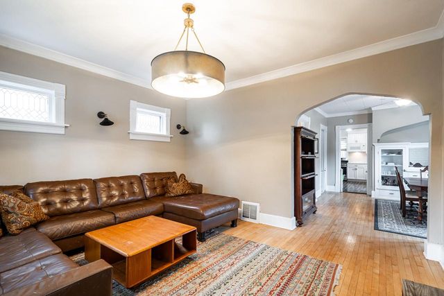 2401 S Williams STREET, Milwaukee, WI 53207