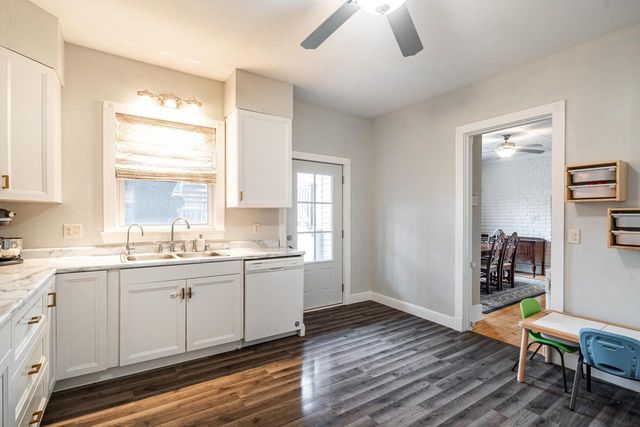 2401 S Williams STREET, Milwaukee, WI 53207