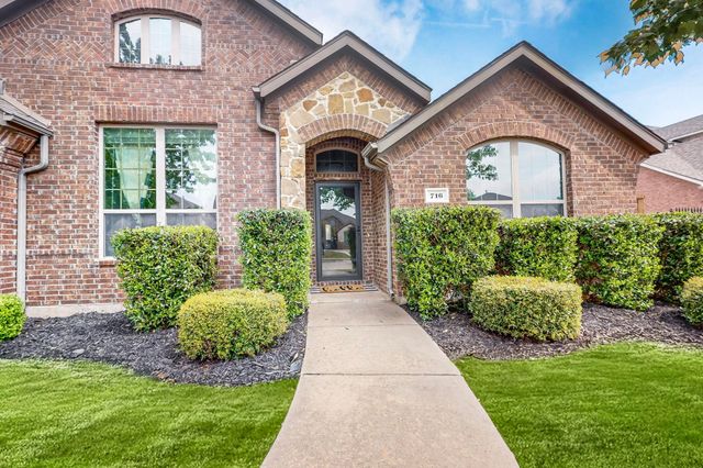 716 Saddlebrook, Desoto, TX 75115