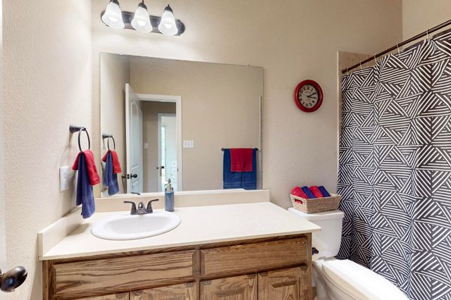 716 Saddlebrook, Desoto, TX 75115