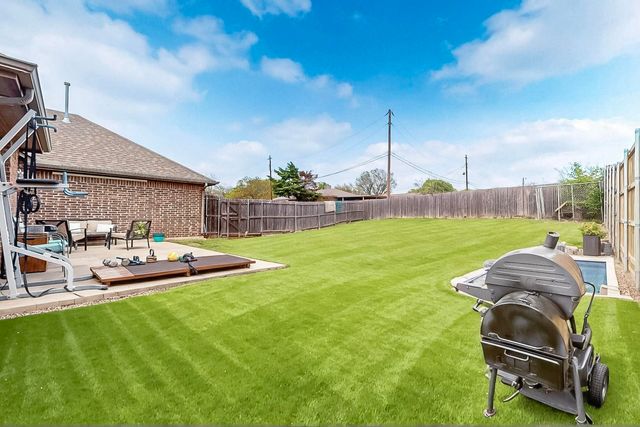 716 Saddlebrook, Desoto, TX 75115