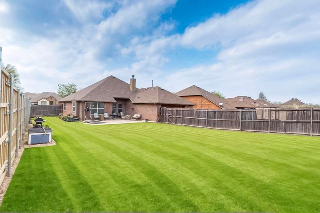 716 Saddlebrook, Desoto, TX 75115