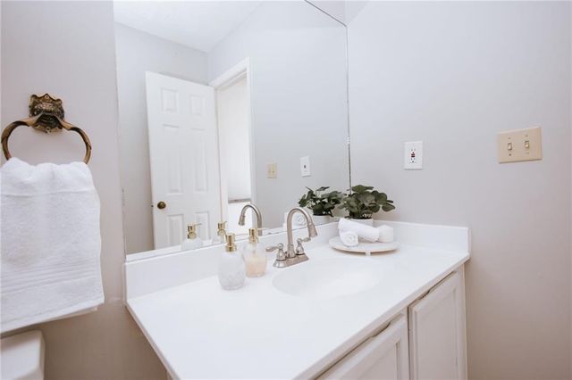 1013 Huntington Trace SE, Smyrna, GA 30082