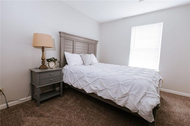 1013 Huntington Trace SE, Smyrna, GA 30082