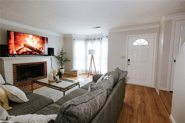 1013 Huntington Trace SE, Smyrna, GA 30082