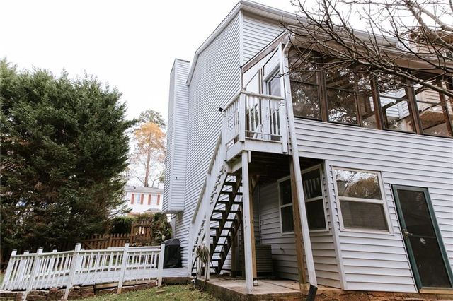 1013 Huntington Trace SE, Smyrna, GA 30082