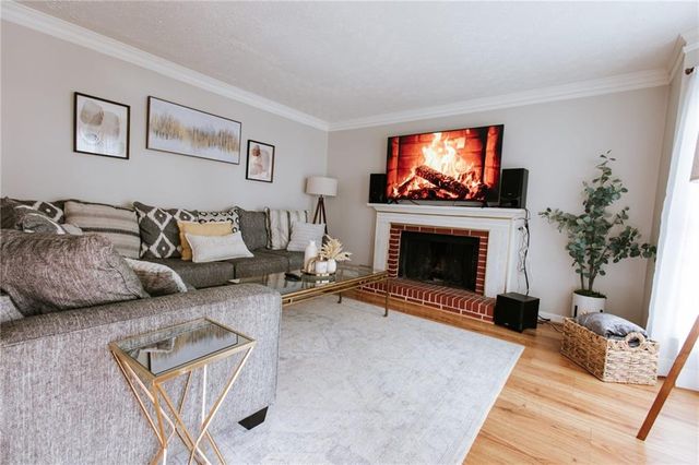 1013 Huntington Trace SE, Smyrna, GA 30082