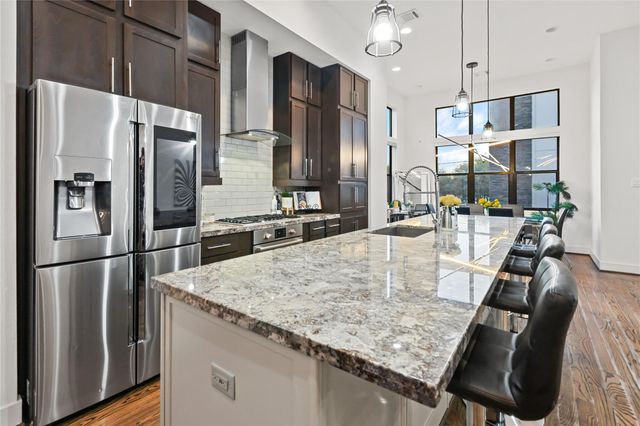 2830 Clay Street, Houston, TX 77003