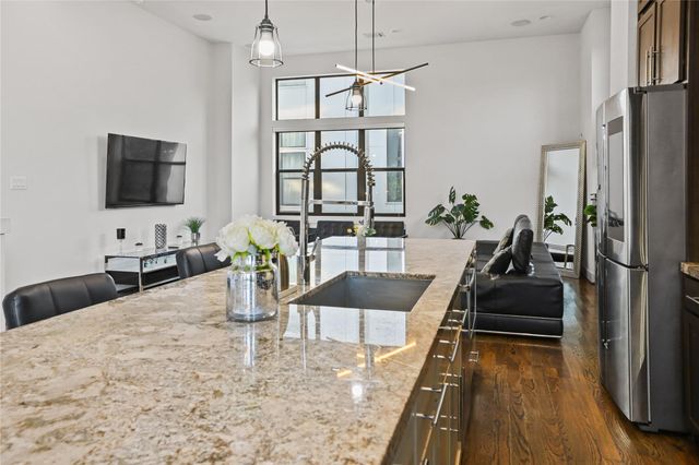 2830 Clay Street, Houston, TX 77003