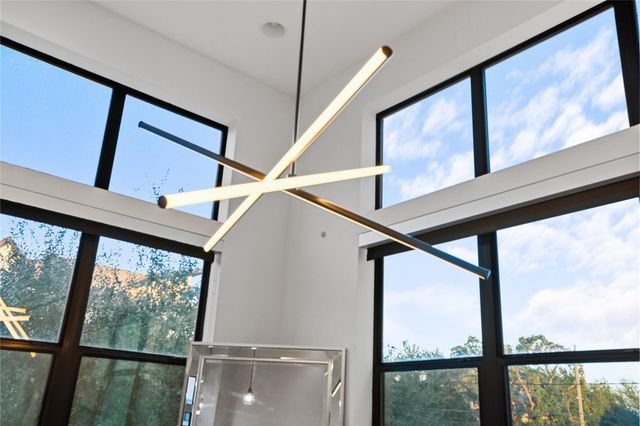 2830 Clay Street, Houston, TX 77003