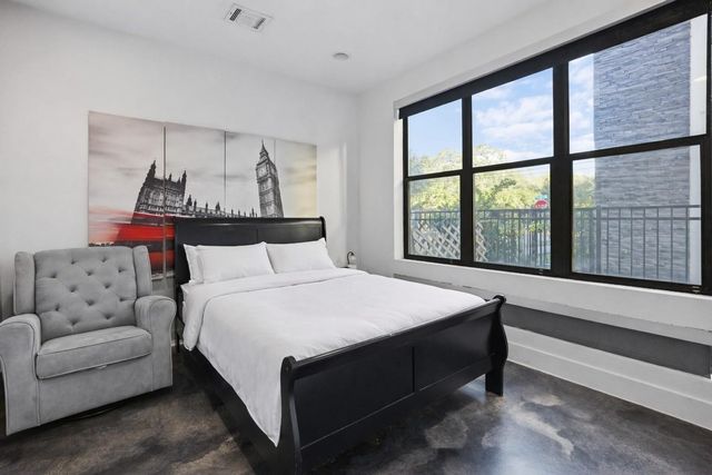 2830 Clay Street, Houston, TX 77003