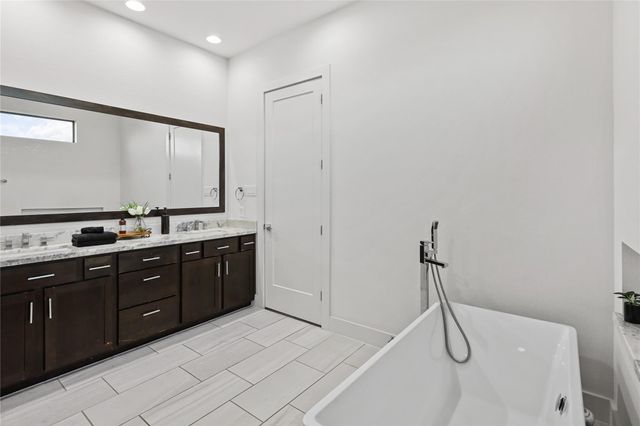 2830 Clay Street, Houston, TX 77003