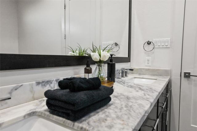 2830 Clay Street, Houston, TX 77003