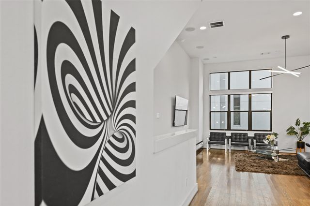 2830 Clay Street, Houston, TX 77003