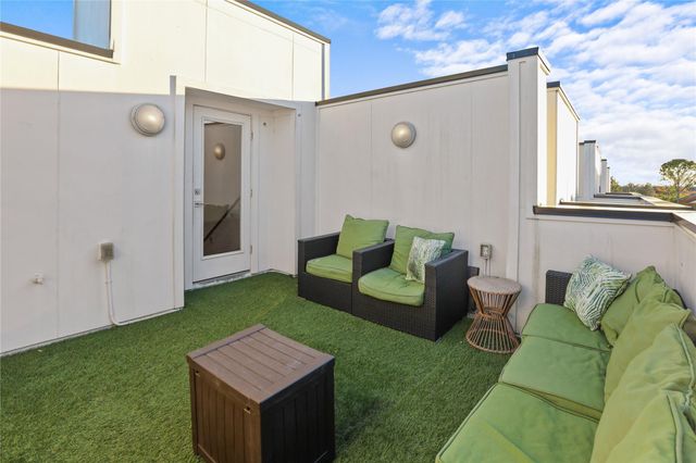 2830 Clay Street, Houston, TX 77003