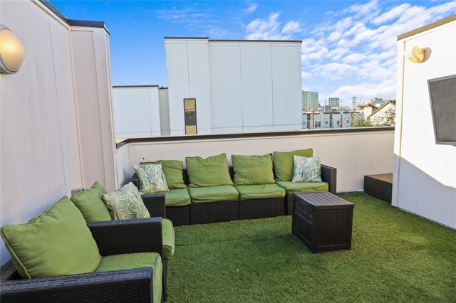 2830 Clay Street, Houston, TX 77003