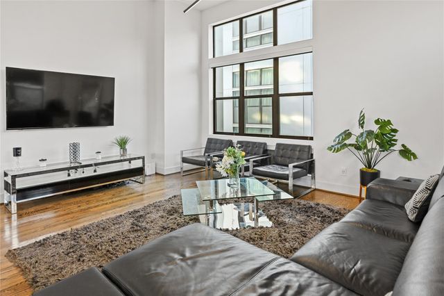 2830 Clay Street, Houston, TX 77003