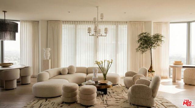 211 W Elm Court 23B, Los Angeles, CA 90067