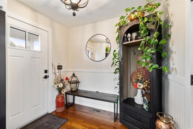 23 Dobson Cir, Leominster, MA 01453