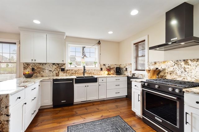 23 Dobson Cir, Leominster, MA 01453
