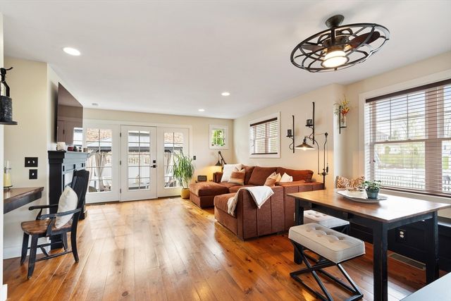 23 Dobson Cir, Leominster, MA 01453