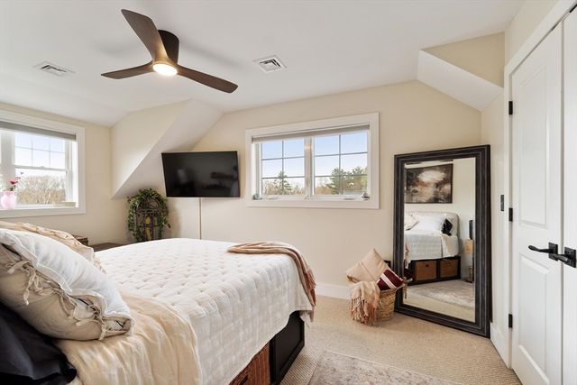 23 Dobson Cir, Leominster, MA 01453