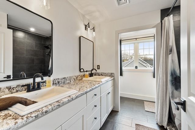 23 Dobson Cir, Leominster, MA 01453