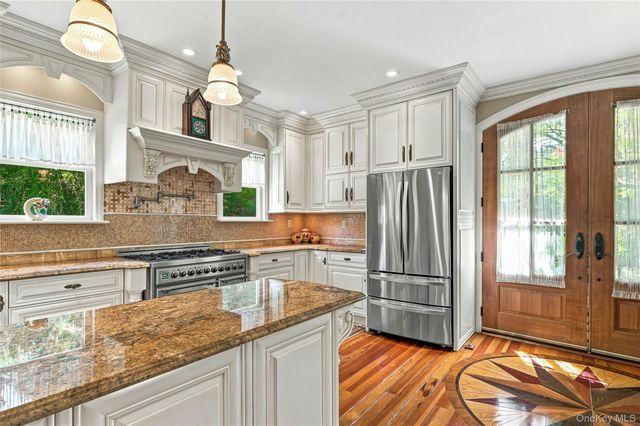 534 Main Street, Northport, NY 11768