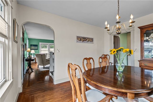 129 Bliss Mine Road, Newport, RI 02840