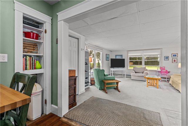 129 Bliss Mine Road, Newport, RI 02840