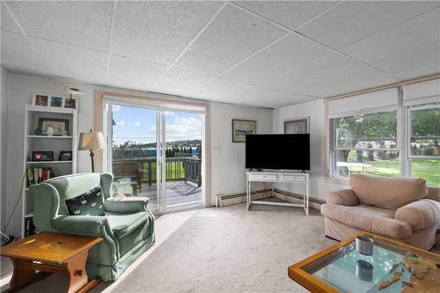 129 Bliss Mine Road, Newport, RI 02840