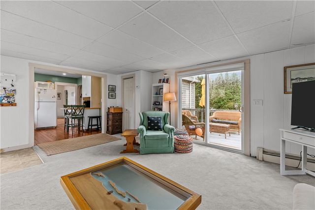 129 Bliss Mine Road, Newport, RI 02840