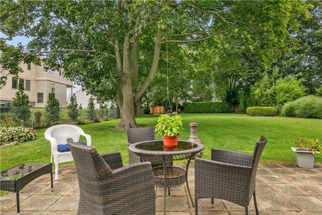 129 Bliss Mine Road, Newport, RI 02840