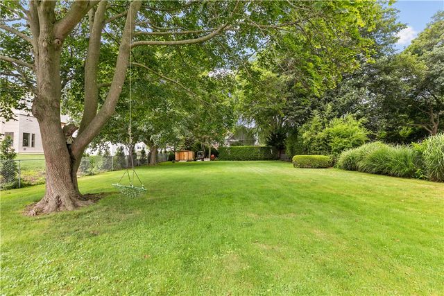 129 Bliss Mine Road, Newport, RI 02840