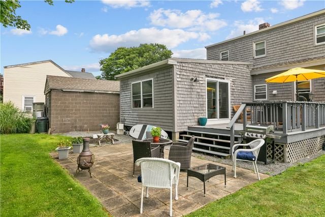 129 Bliss Mine Road, Newport, RI 02840