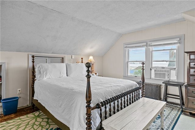 129 Bliss Mine Road, Newport, RI 02840