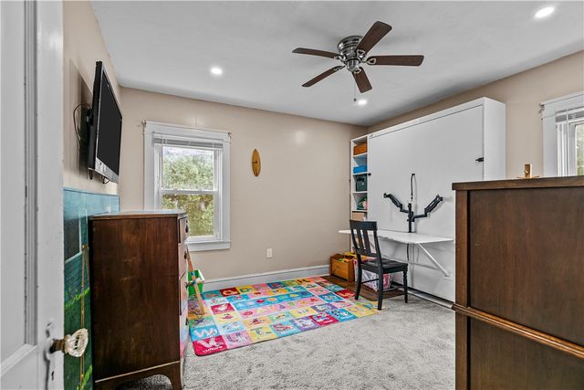 129 Bliss Mine Road, Newport, RI 02840