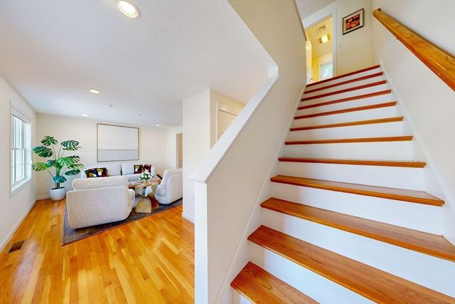 995 Trapelo Road 3, Waltham, MA 02452