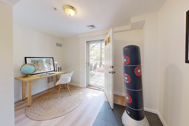 995 Trapelo Road 3, Waltham, MA 02452