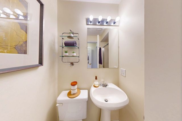 995 Trapelo Road 3, Waltham, MA 02452