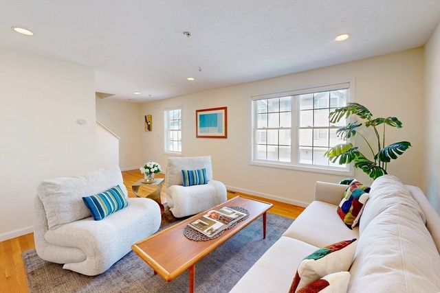 995 Trapelo Road 3, Waltham, MA 02452