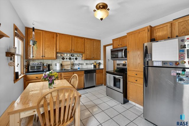 1516 S Van Eps Ave Avenue, Sioux Falls, SD 57105
