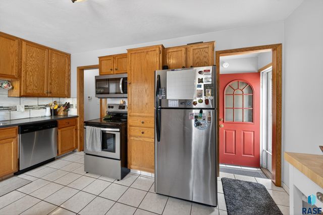 1516 S Van Eps Ave Avenue, Sioux Falls, SD 57105