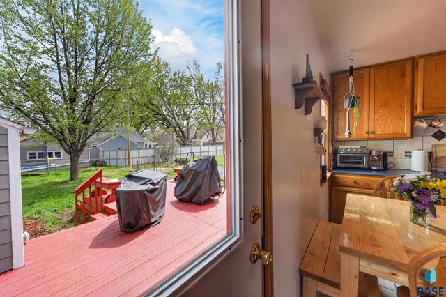 1516 S Van Eps Ave Avenue, Sioux Falls, SD 57105