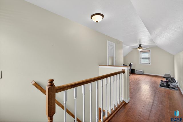 1516 S Van Eps Ave Avenue, Sioux Falls, SD 57105