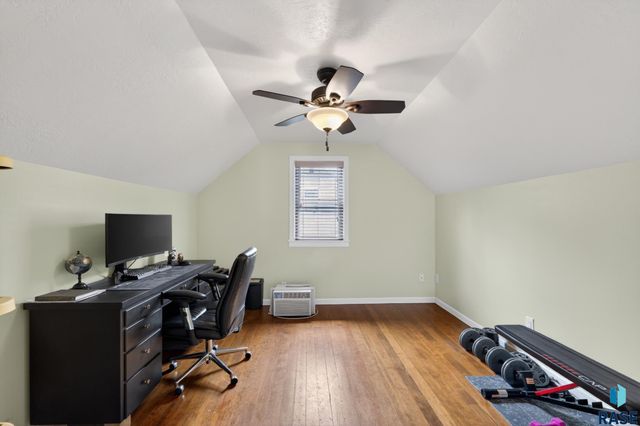 1516 S Van Eps Ave Avenue, Sioux Falls, SD 57105