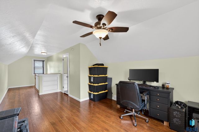 1516 S Van Eps Ave Avenue, Sioux Falls, SD 57105