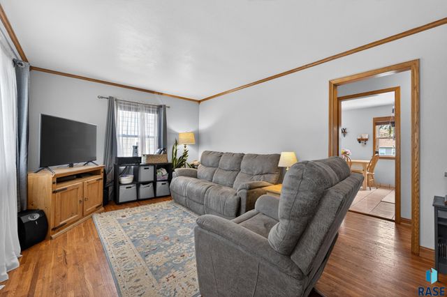 1516 S Van Eps Ave Avenue, Sioux Falls, SD 57105