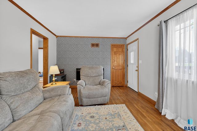 1516 S Van Eps Ave Avenue, Sioux Falls, SD 57105